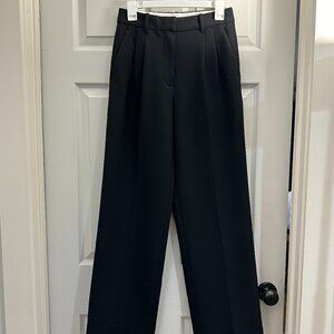 Aritzia The Effortless Pant Black size 4